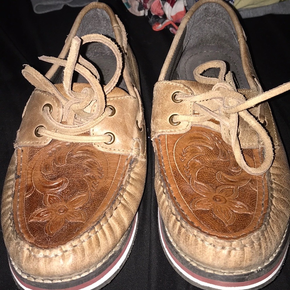 Leather shoes